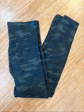 SPANX Women’s Camo Leggings in Dark Green
